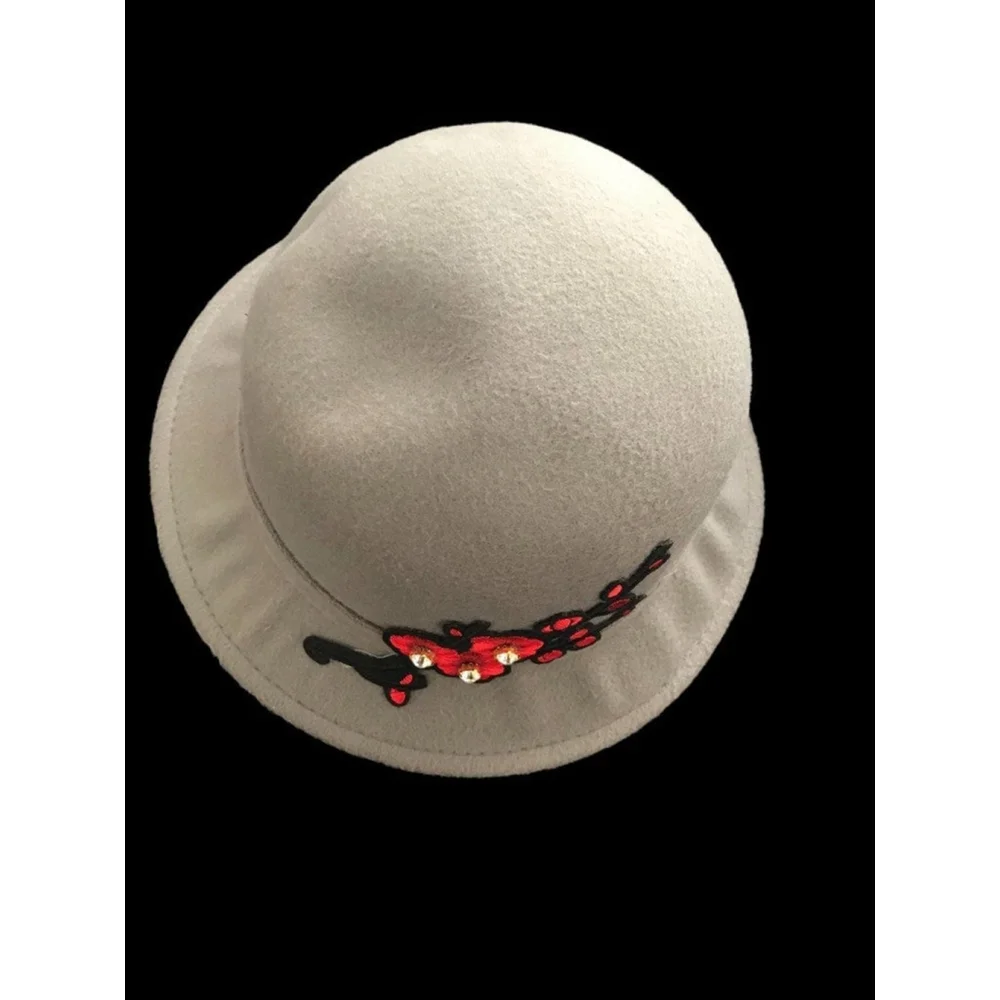 Women's‎ Gray Hat